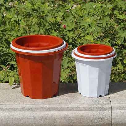 white plastic pots